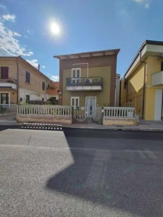 Villa via gabriele d'annunzio, Cepagatti