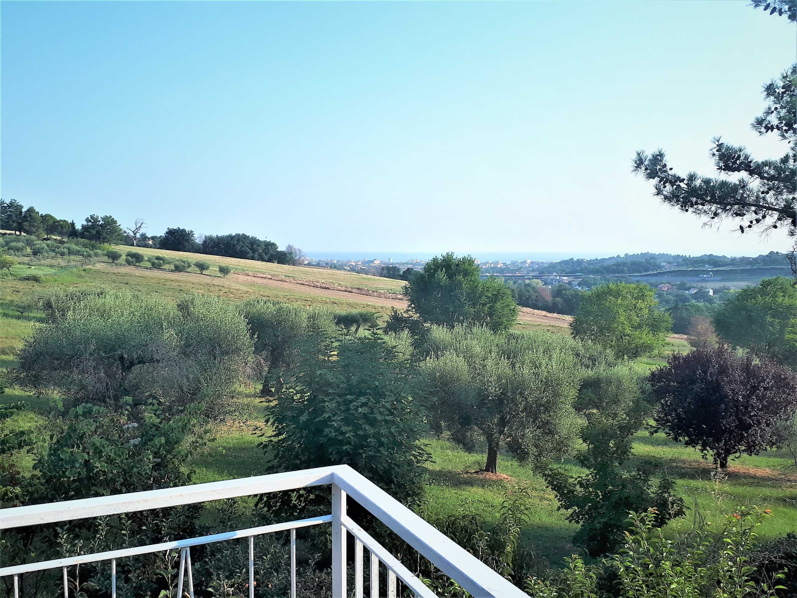 Casa indipendente Strada del Giardino, Senigallia