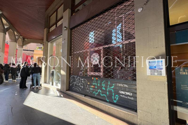 Negozio Bologna, Bologna