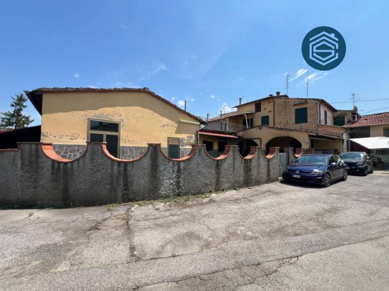 Casa indipendente Tavola, Prato