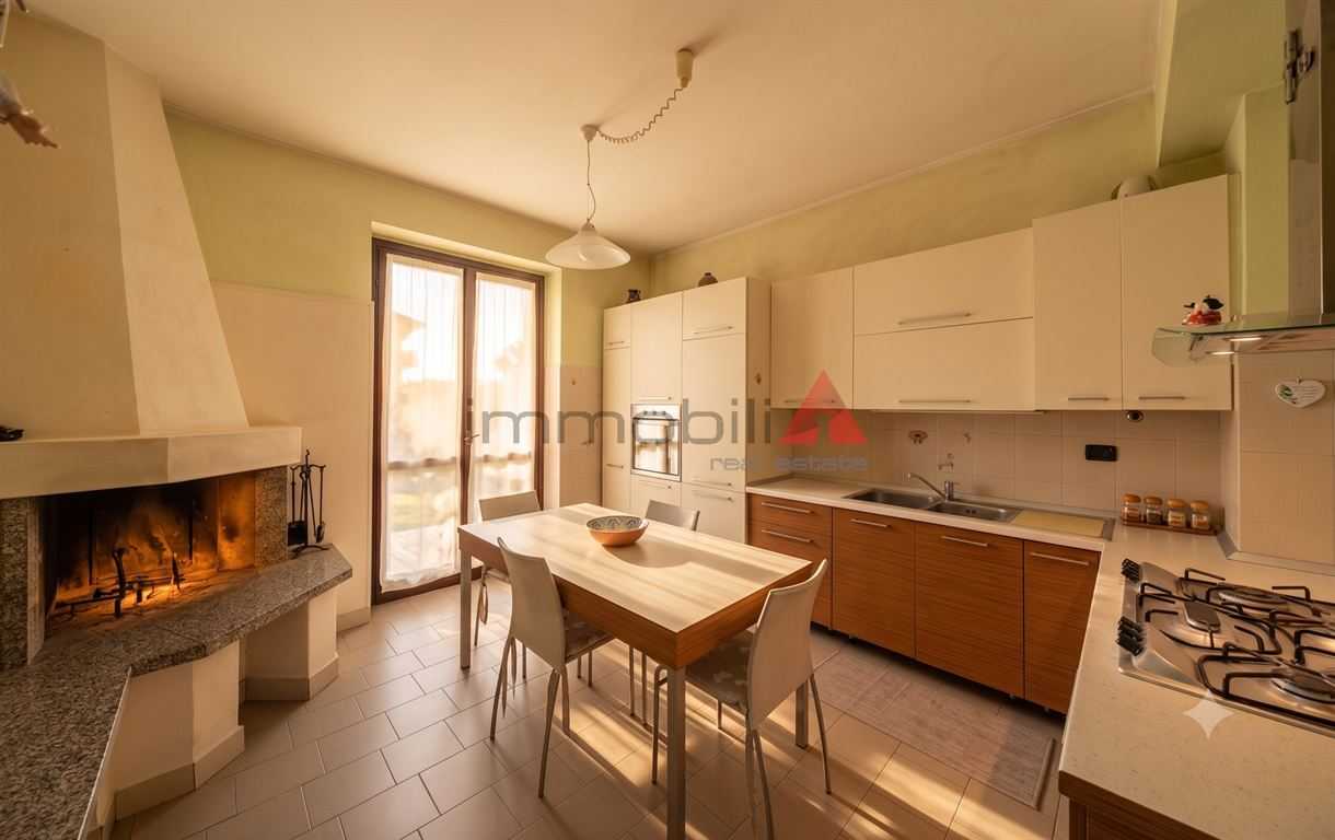 Casa Bi - Trifamiliare, Nova Milanese