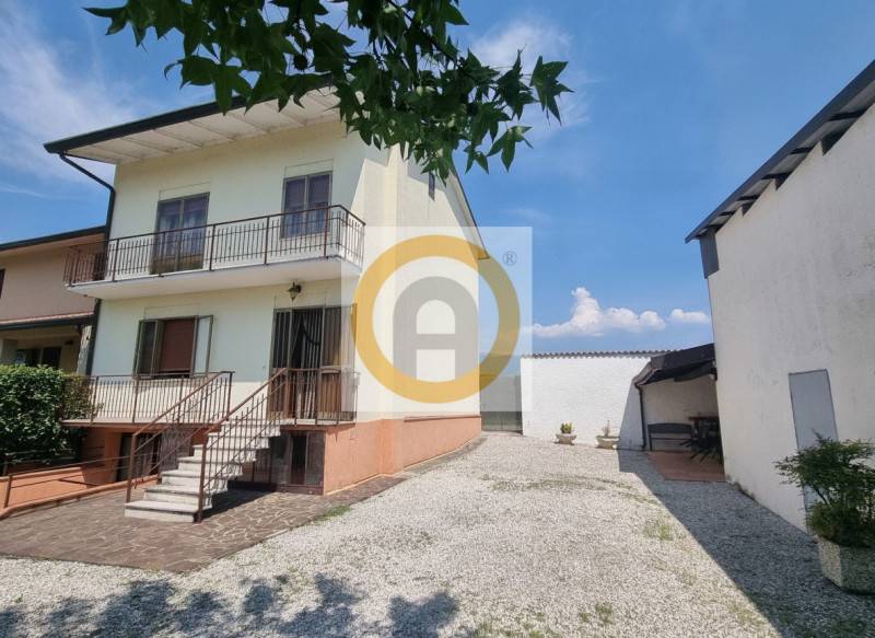 Casa Bi - Trifamiliare Piazza Libertà, Bassano del Grappa