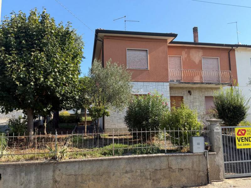 Casa Bi - Trifamiliare Via Sisana, Lonigo