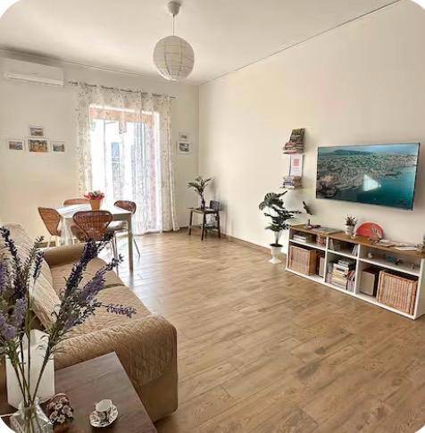 Appartamento Via Bagnoli, Napoli