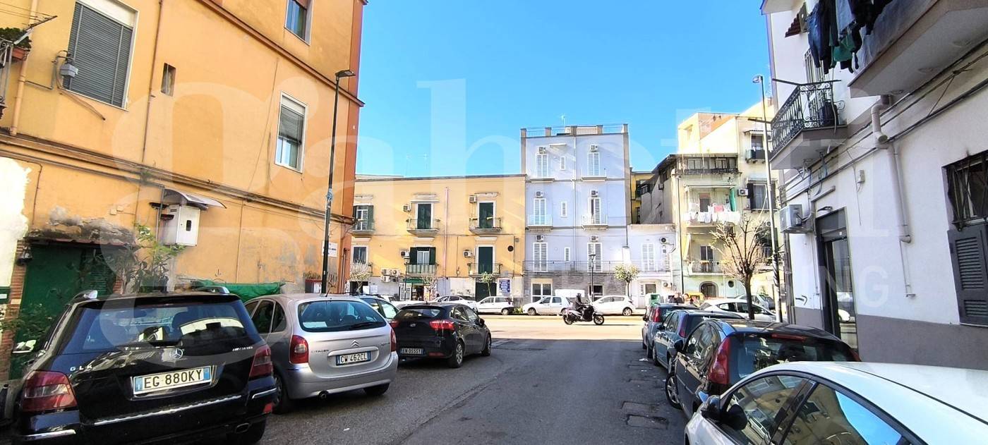 Negozio Via Arenaccia, Napoli