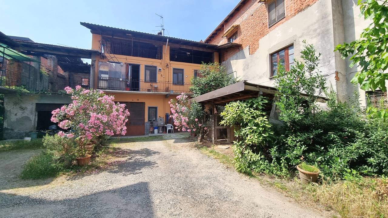 Casa Bi - Trifamiliare Via Gaio Giulio Cesare Ottaviano Augusto, Gattinara