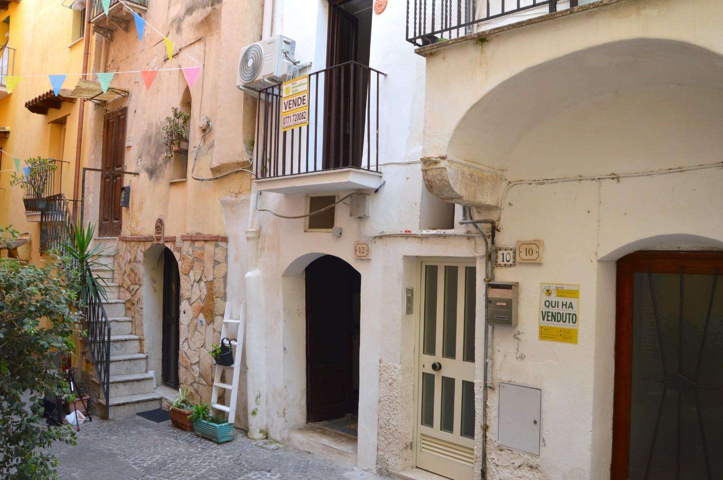 Palazzo - Stabile Via della Torretta,, Formia