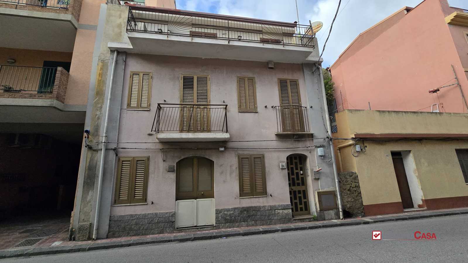 Villa ss 114, Scaletta, Messina