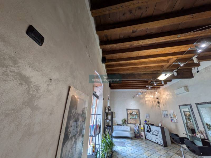 Negozio Via Guglielmo Marconi, Valeggio sul Mincio