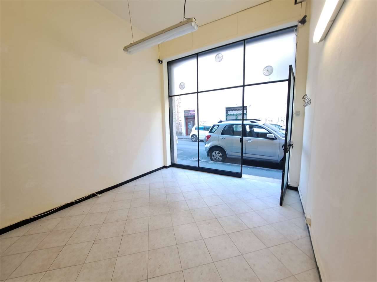 Magazzino - Deposito Via Bernardina, 5, Livorno