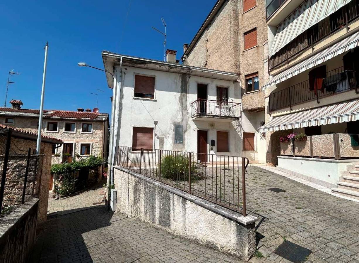 Porzione di casa Via Giacomo Muraro, 1, Cerro Veronese