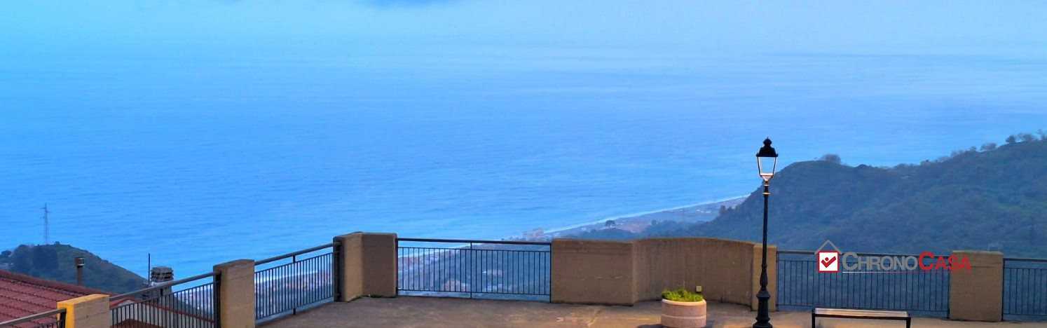 Casa Bi - Trifamiliare ali superiore, Messina