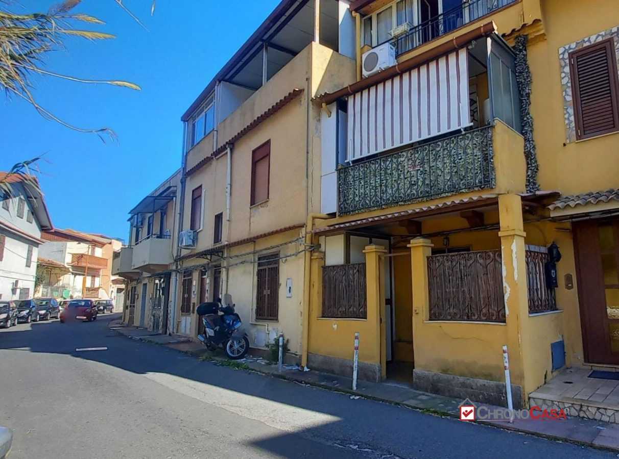 Appartamento via del santo, Messina