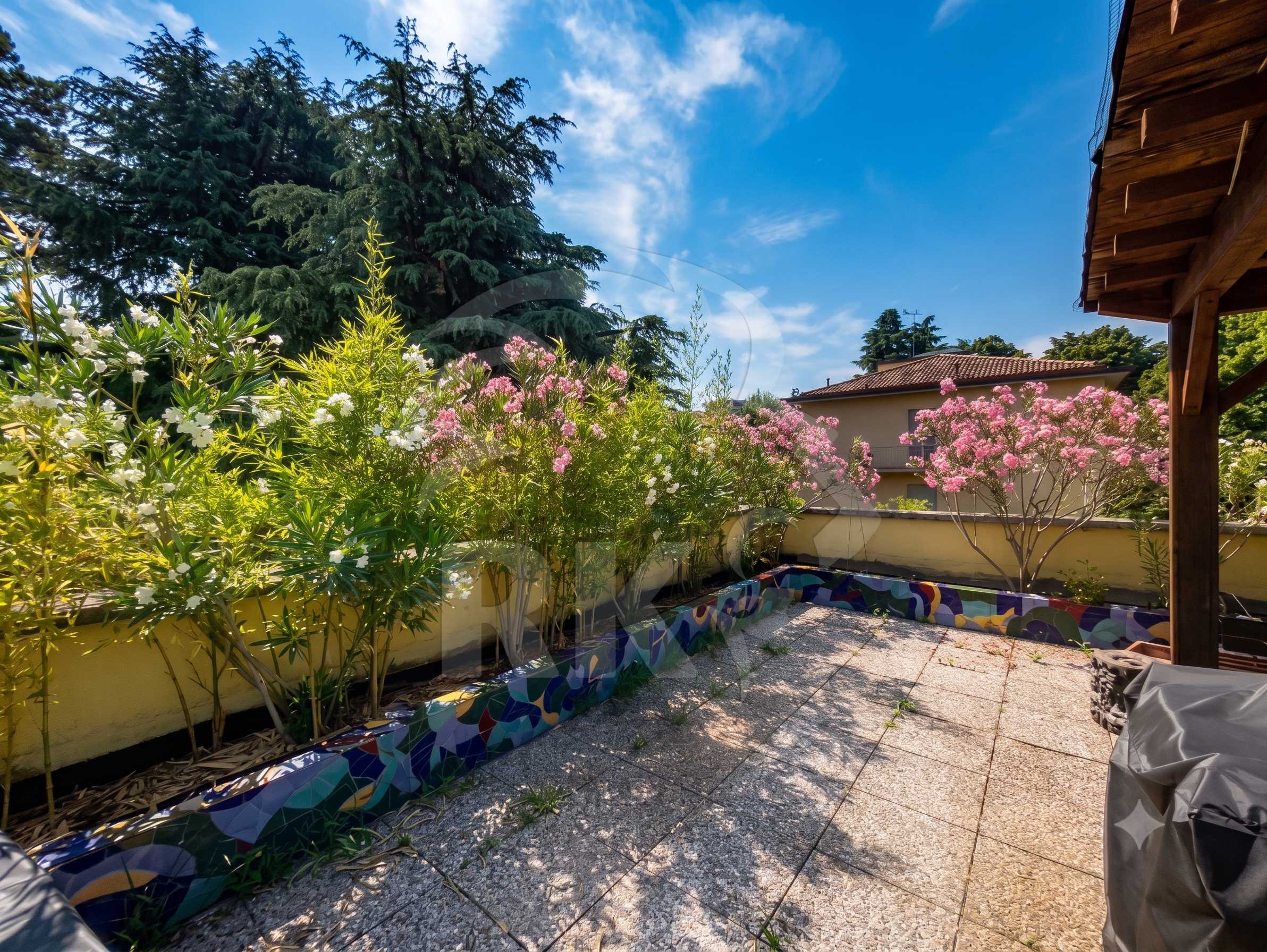 Appartamento via Delle Rose, Bologna