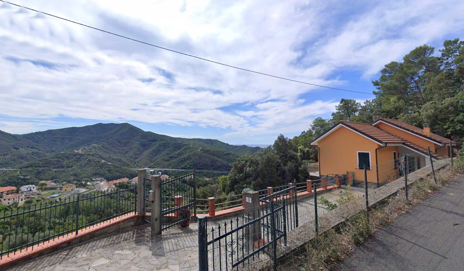 Casa indipendente Via Bruschi, Casarza Ligure