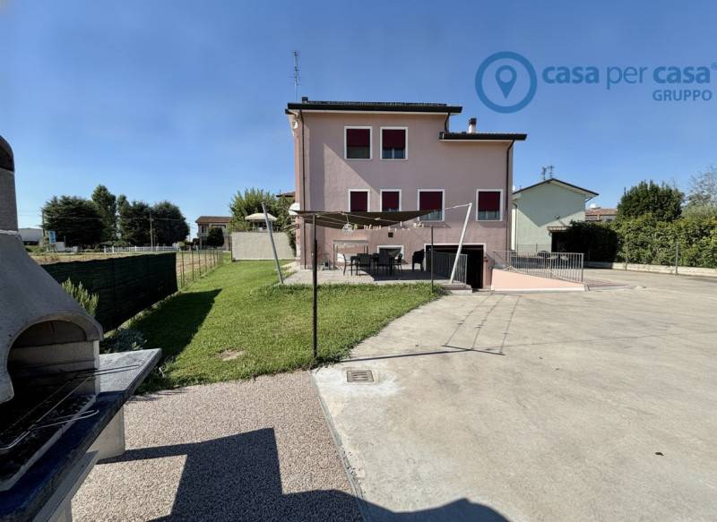 Casa indipendente Ponte San Pietro, Copparo