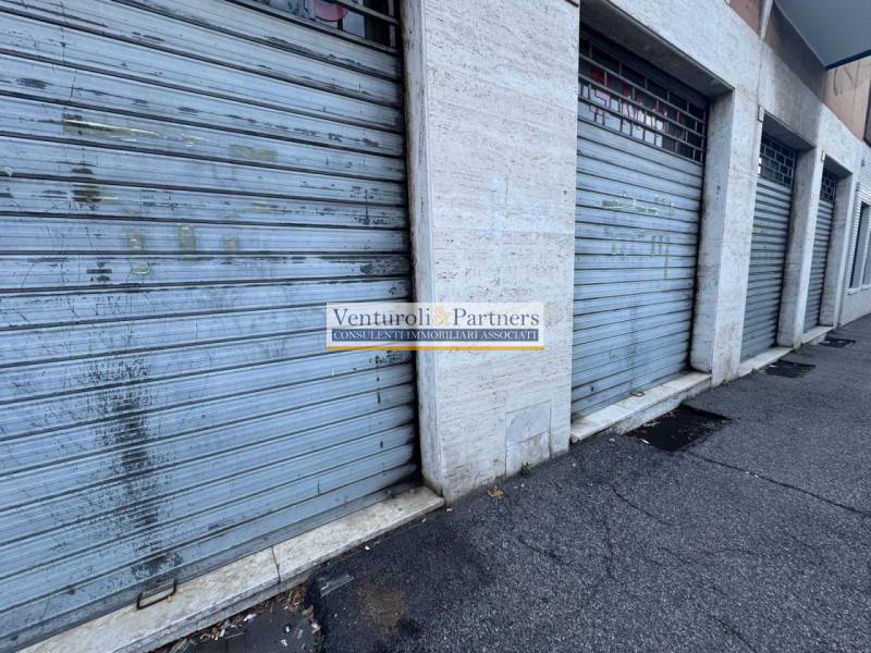 Negozio Fiumicello, Brescia