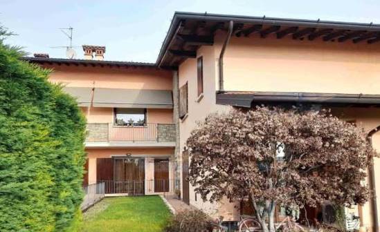 Appartamento Via Montenero, Rovato