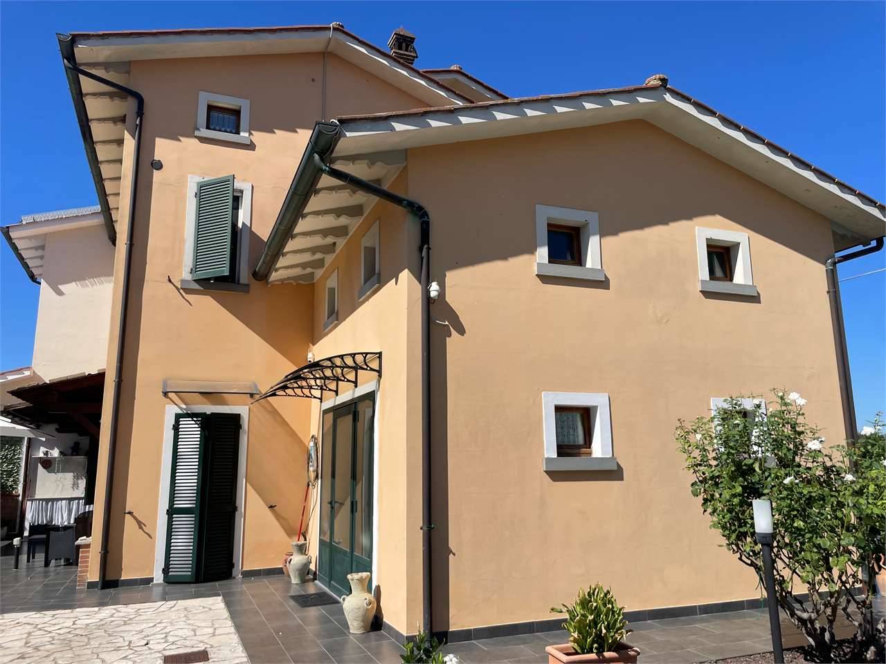 Casa Bi - Trifamiliare Monsigliolo, Cortona
