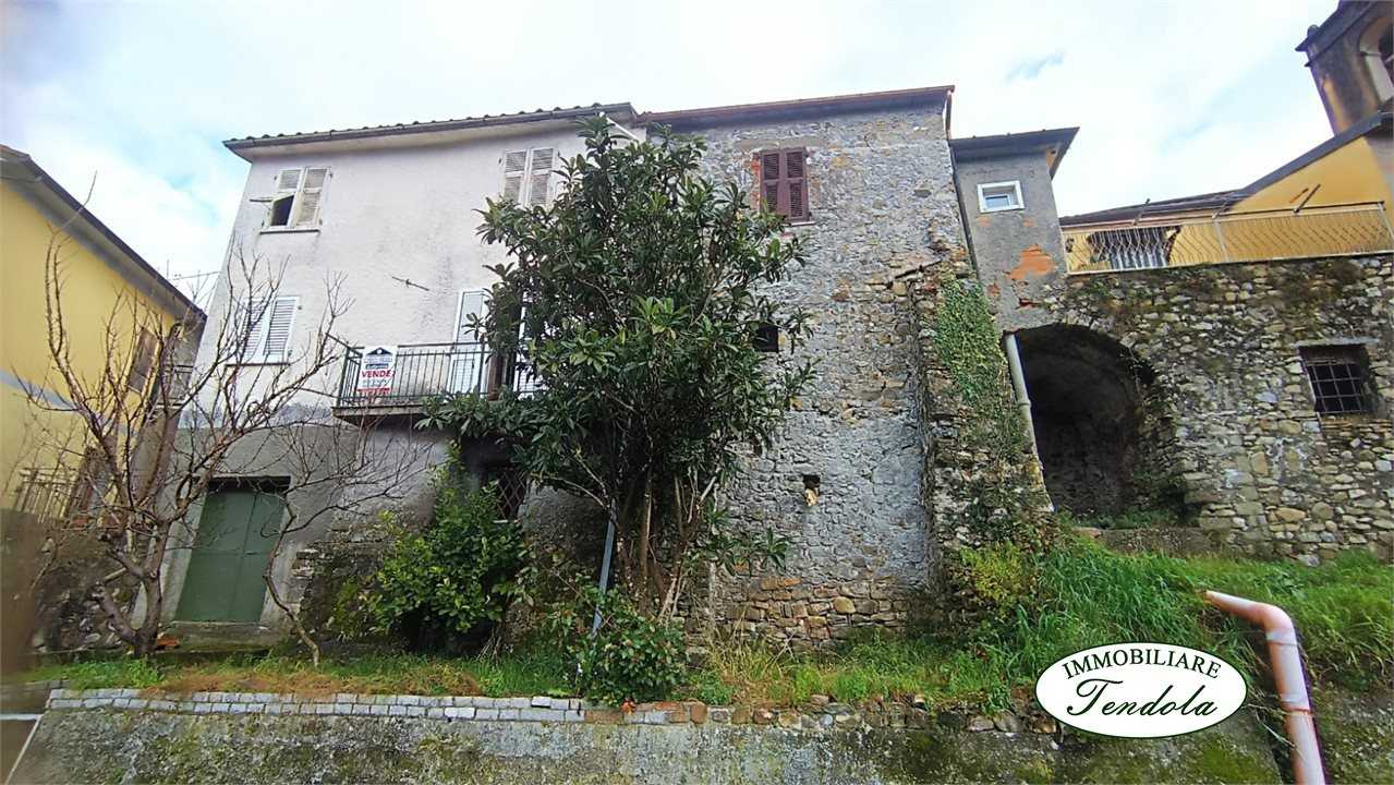 Casa Bi - Trifamiliare collecchia, Fivizzano