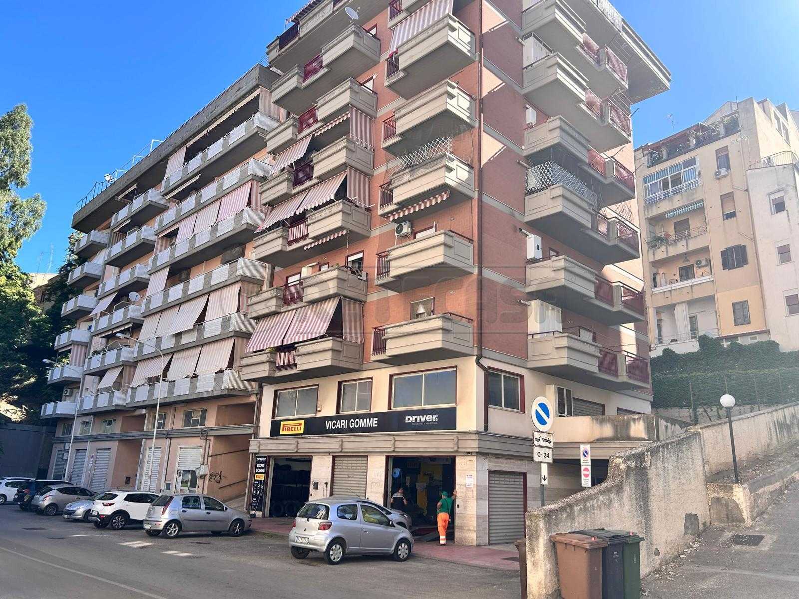Appartamento via Ruggero Settimo, Caltanissetta
