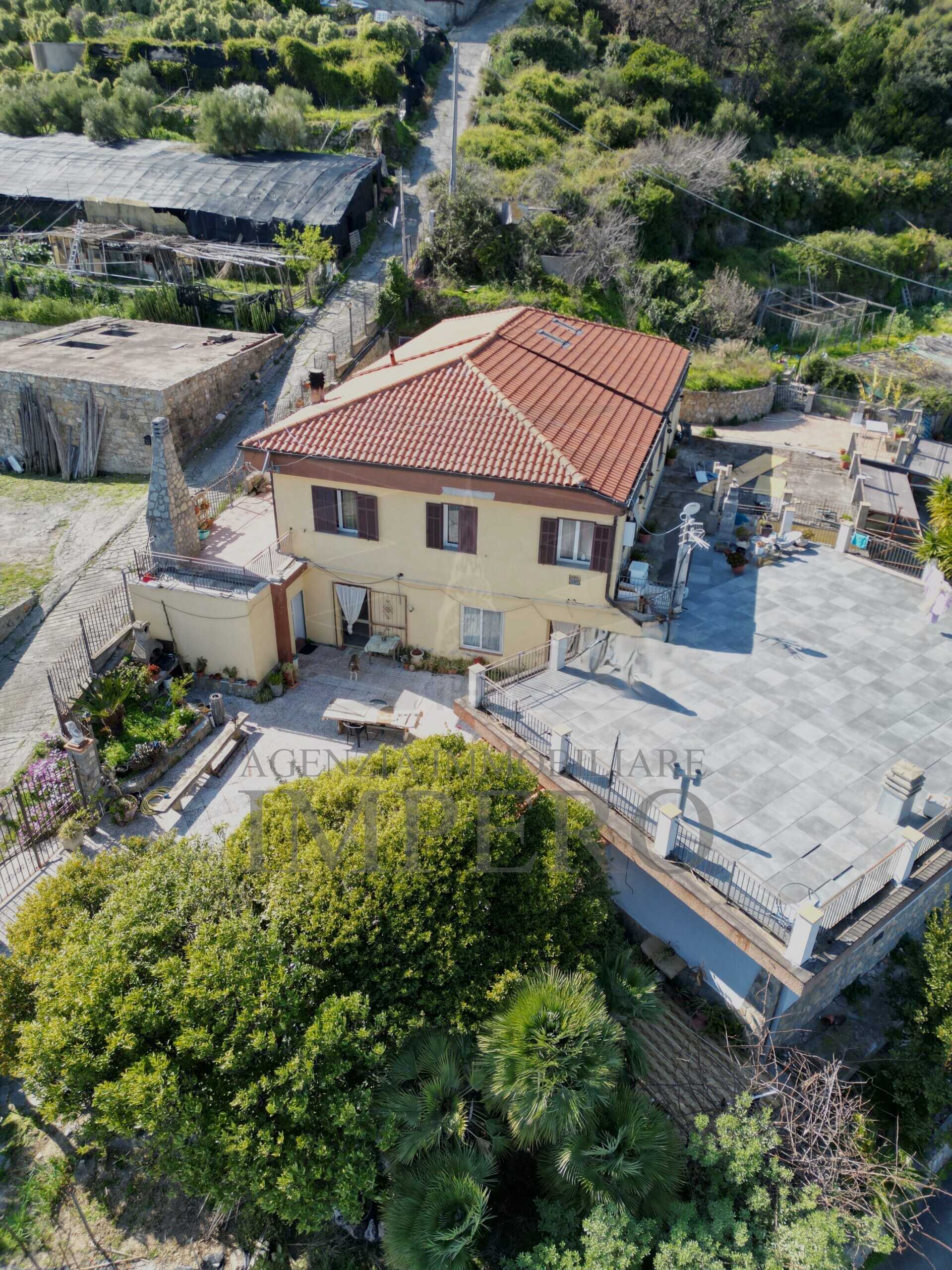 Casa indipendente Strada Curtasse, Bordighera