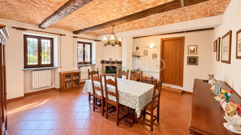 Casa indipendente, Govone