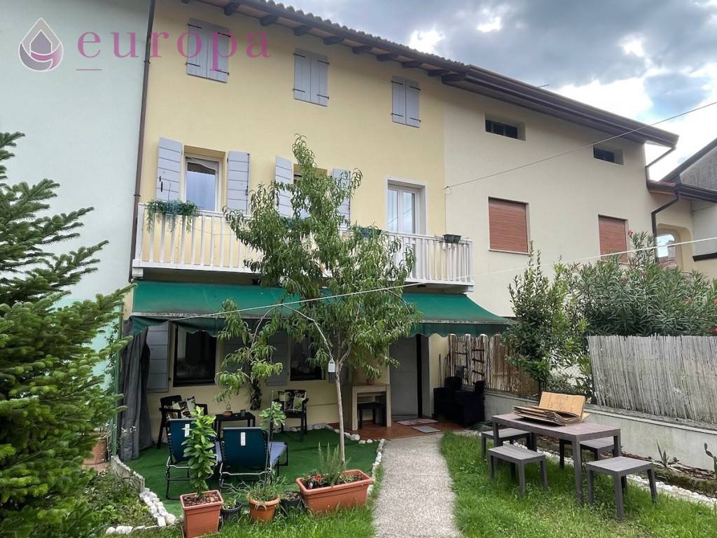 Casa Bi - Trifamiliare Via delle Valli, 16, Aviano