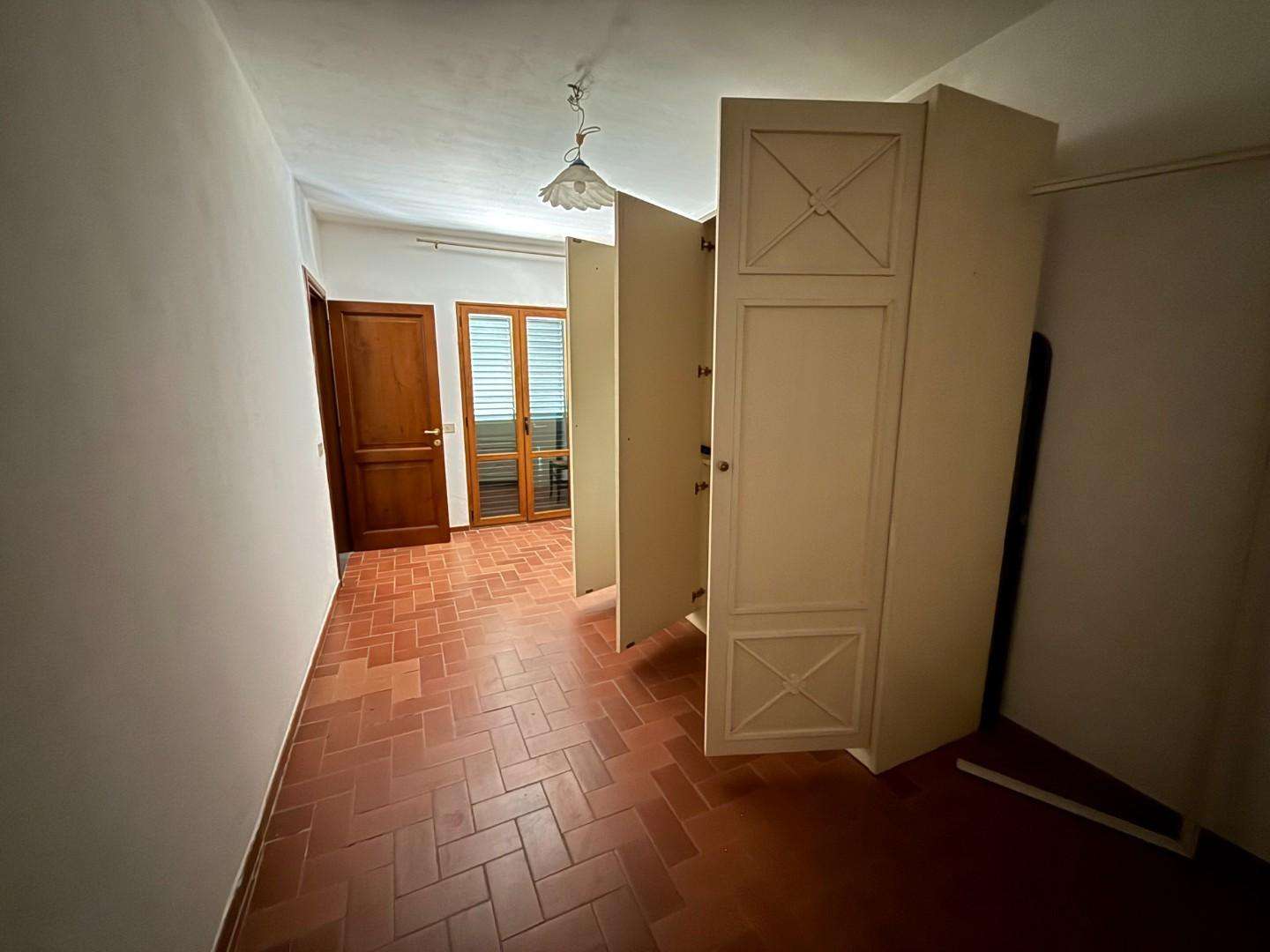 Palazzo - Stabile, Ponsacco