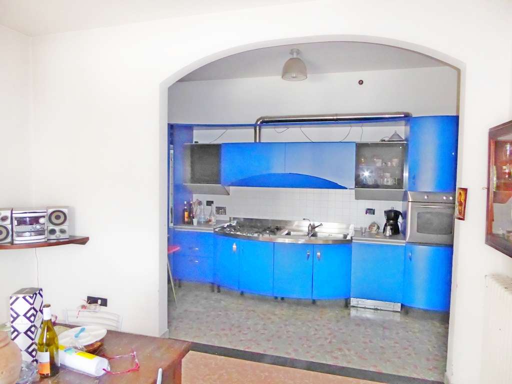 Immobile Pontedera,  7, Pontedera