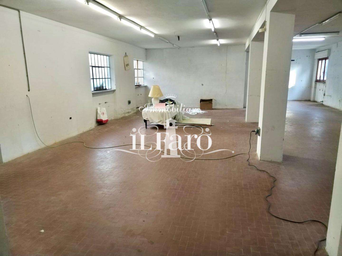 Magazzino - Deposito Massarosa LU,, Massarosa