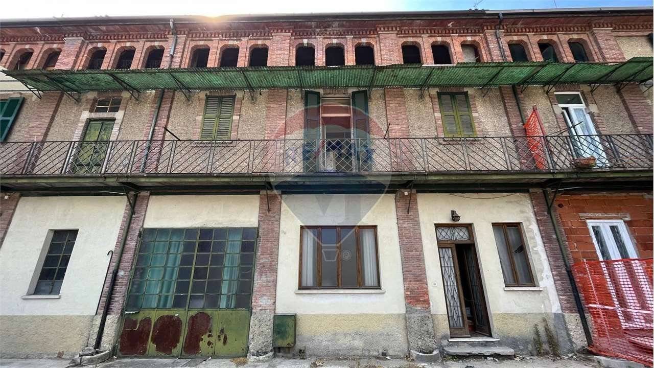 Rustico Via Luigi Cadorna, Cremella