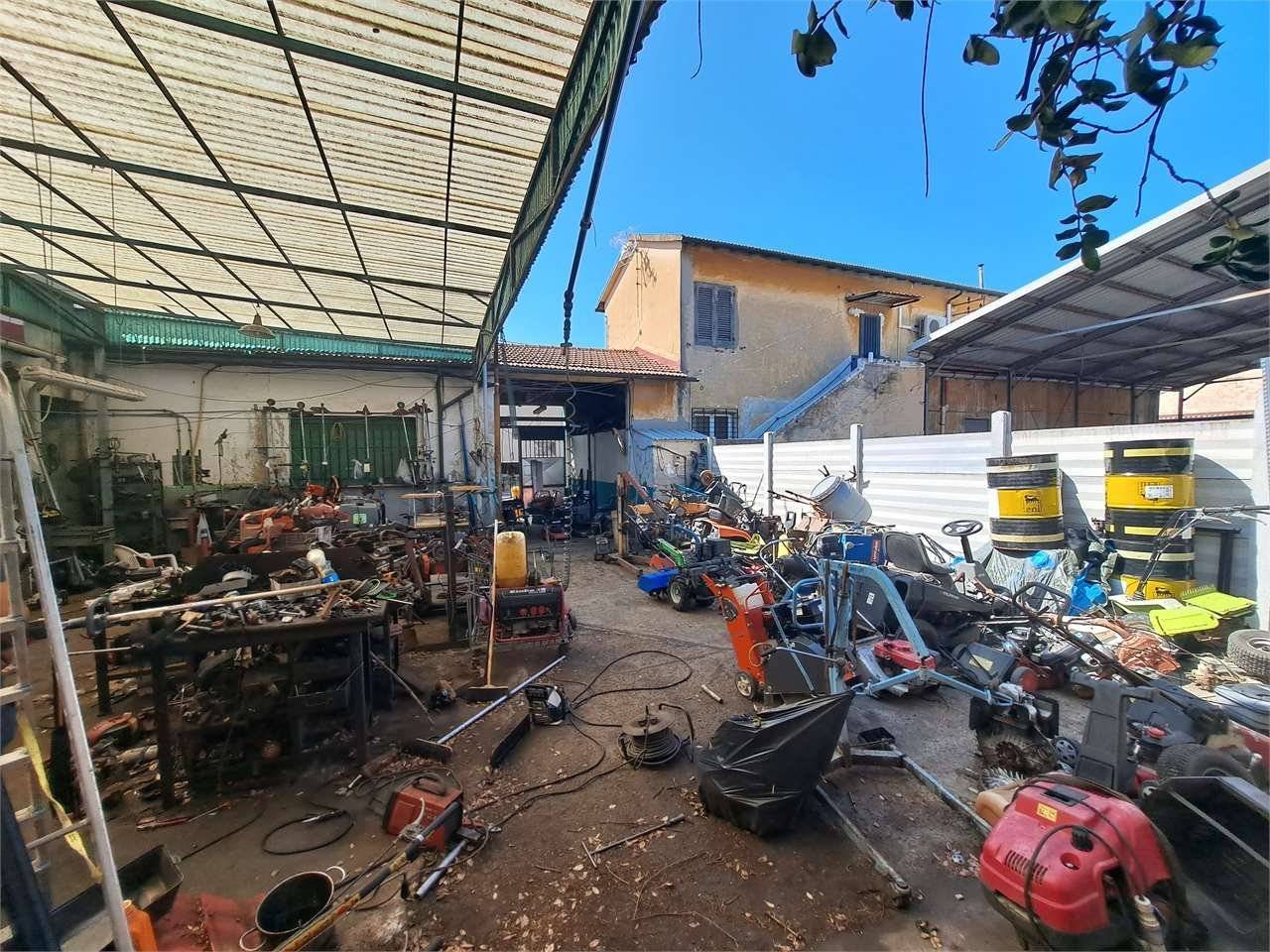 Capannone Via della Cinta Esterna, Livorno