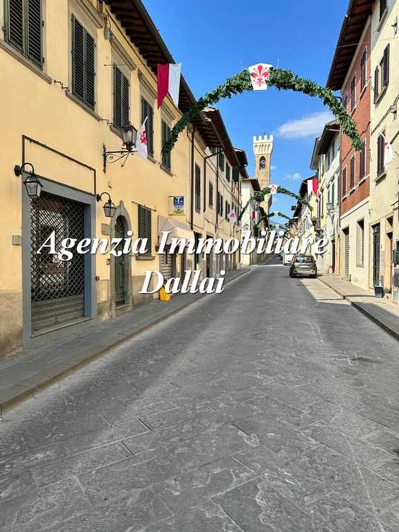Locale commerciale Via Roma, Scarperia e San Piero