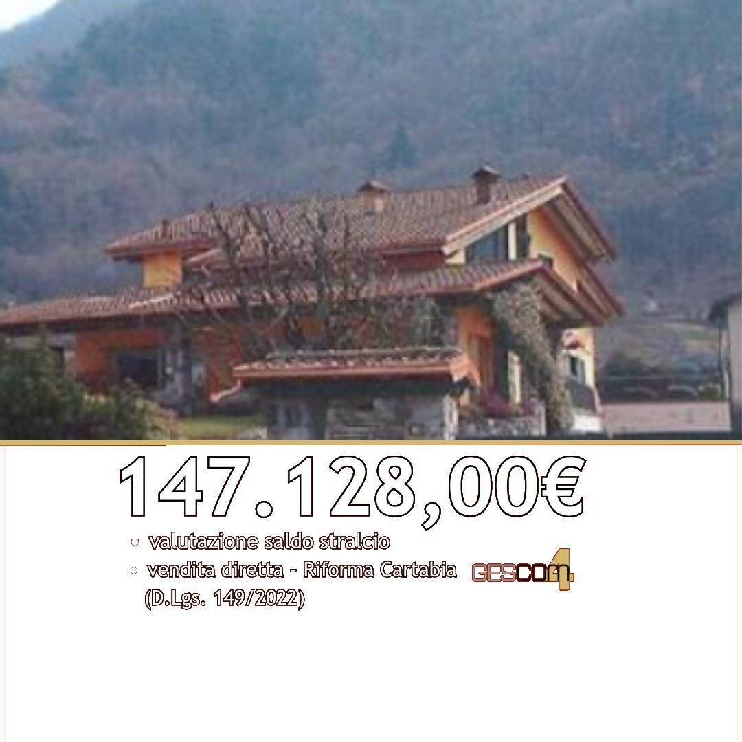 Villa, Esine