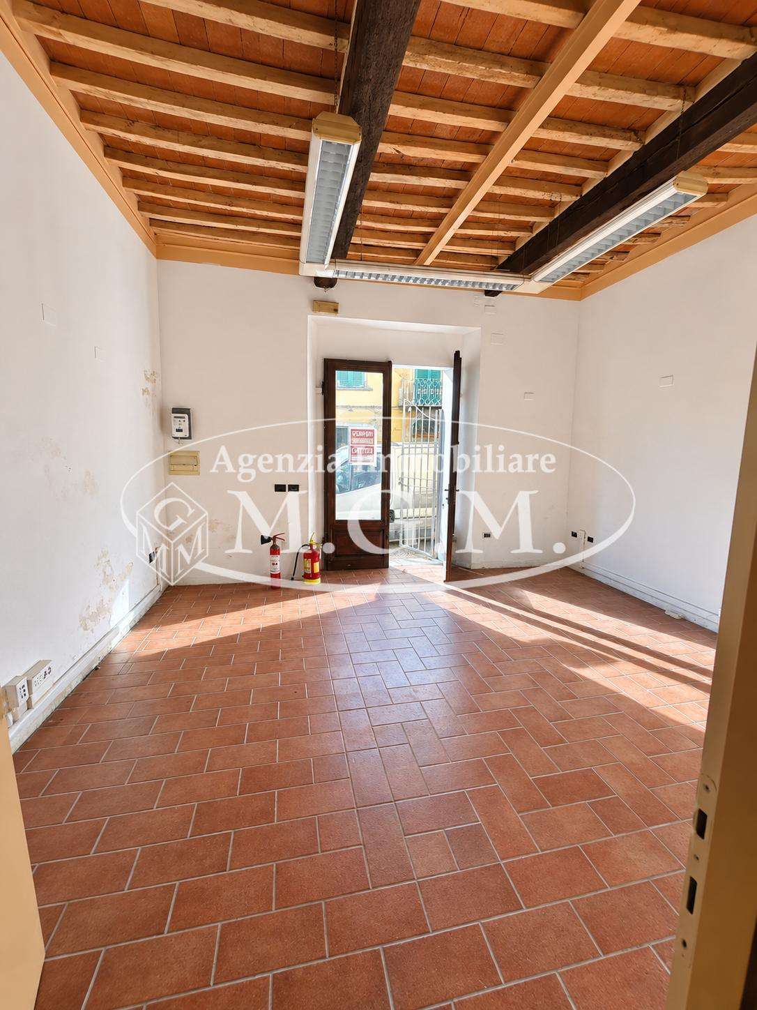Locale commerciale, Casciana Terme Lari