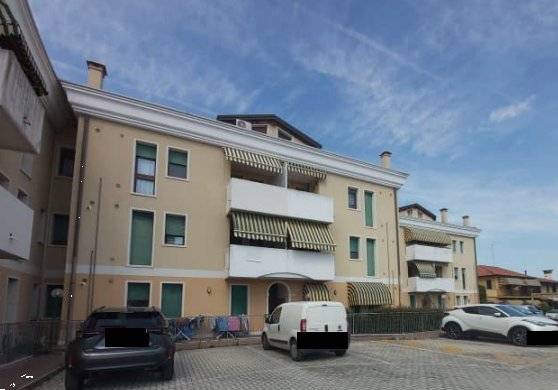 Appartamento Via Cesare Battisti, Paese