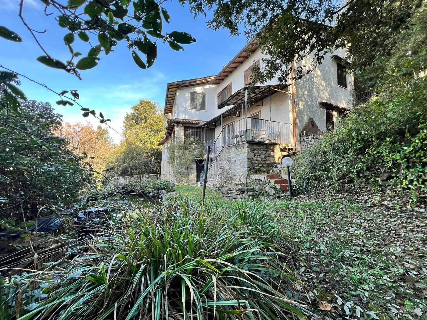 Casa indipendente via del bosco, Corciano