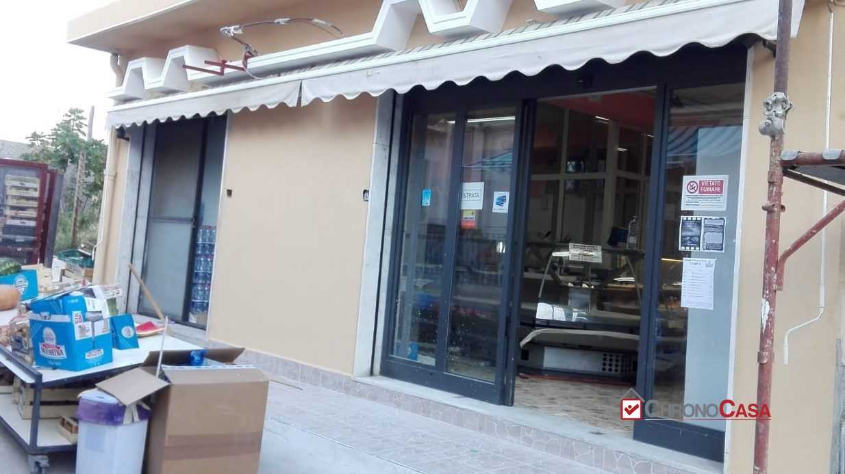 Locale commerciale, Messina