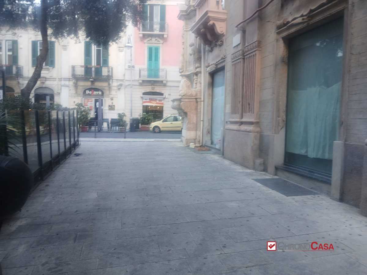 Locale commerciale Via Cardines, Messina