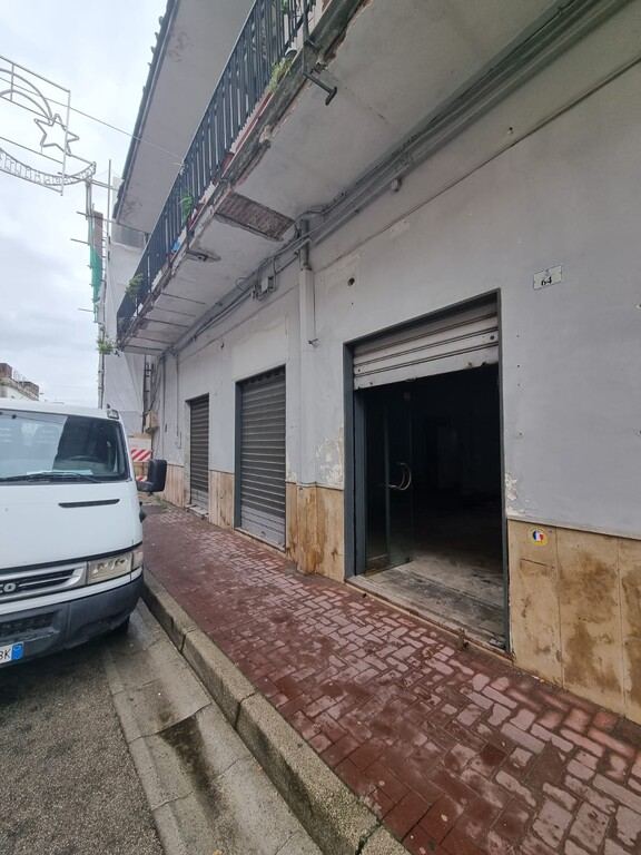 Negozio Via Francesco Russo, 1, Afragola