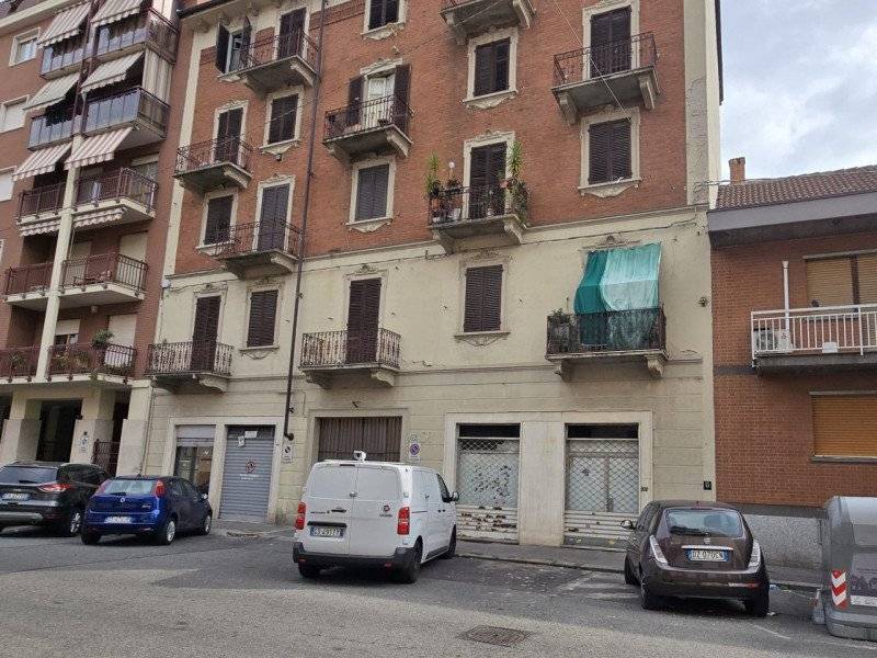 Negozio Via Leinì, 82, Torino