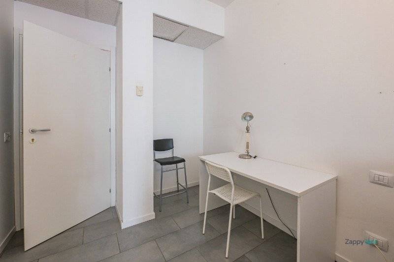 In camera singola Via Felice Casati, 38, Milano