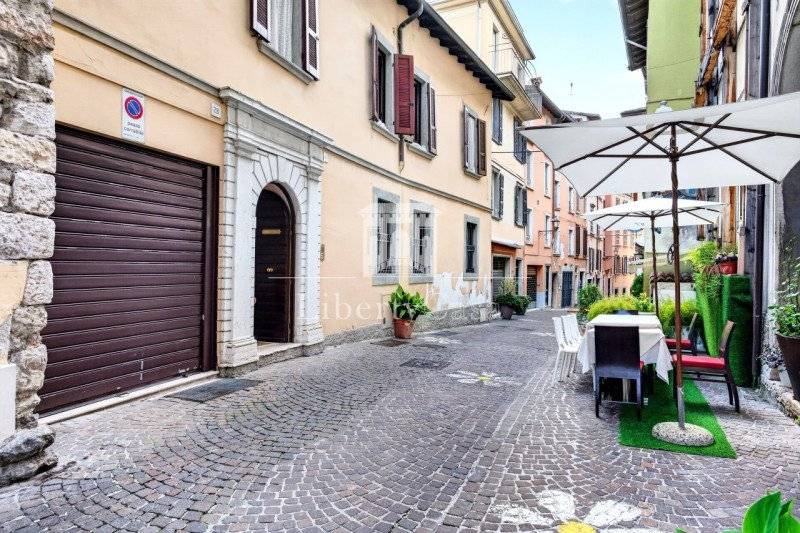 Casa indipendente, Salò