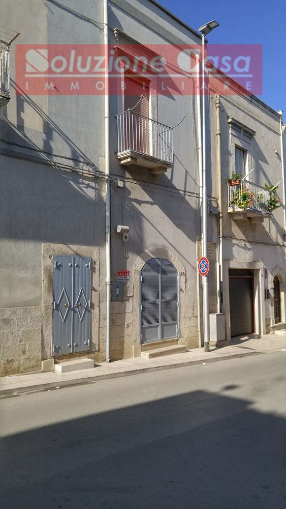 Casa indipendente Via Varrone, Canosa di Puglia