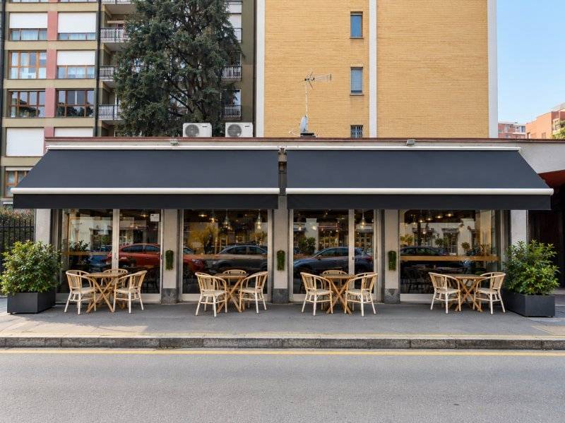 Attività  commerciale Solari, Milano