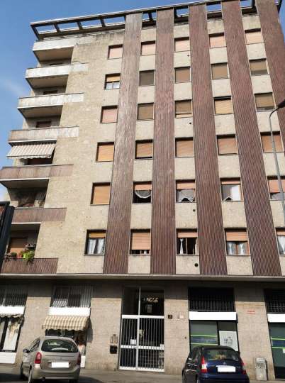 Magazzino - Deposito Piazza Tirana,  12, Milano