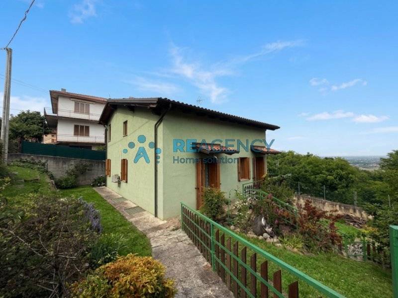Casa indipendente Via Madonna delle Grazie, Costabissara