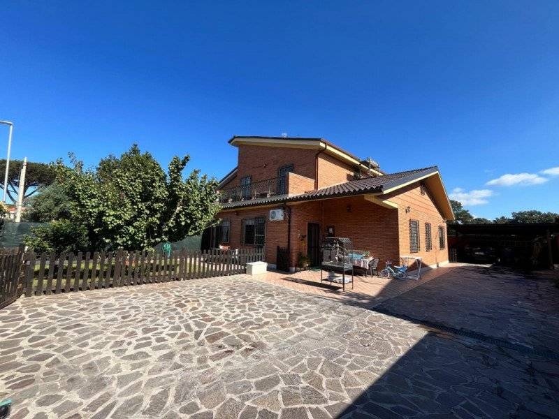 Casa Bi - Trifamiliare Cinque miglia, Anzio