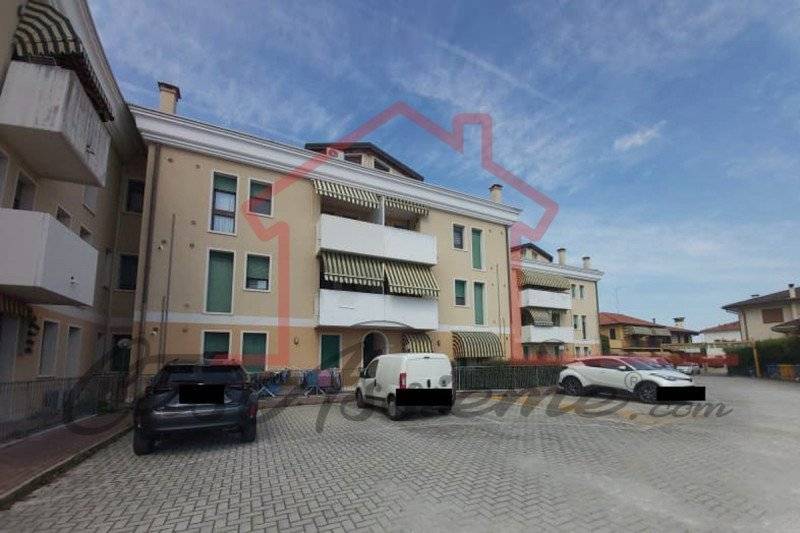 Appartamento Via Cesare Battisti, Paese